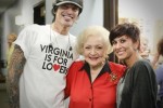 Tommy Lee-Betty White-Sofia Toufa backstage 9-22-2010